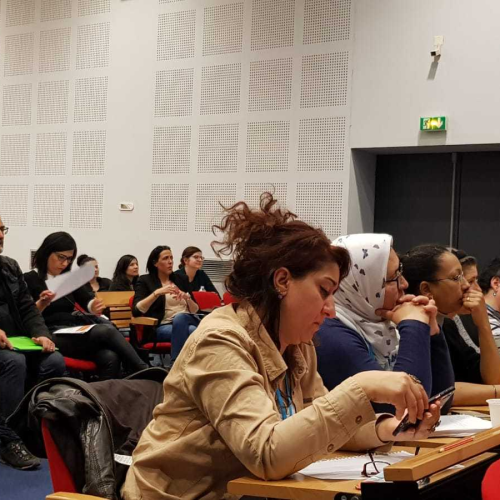 Studenţii francezi învaţă asistenţă socială în Sectorul 6